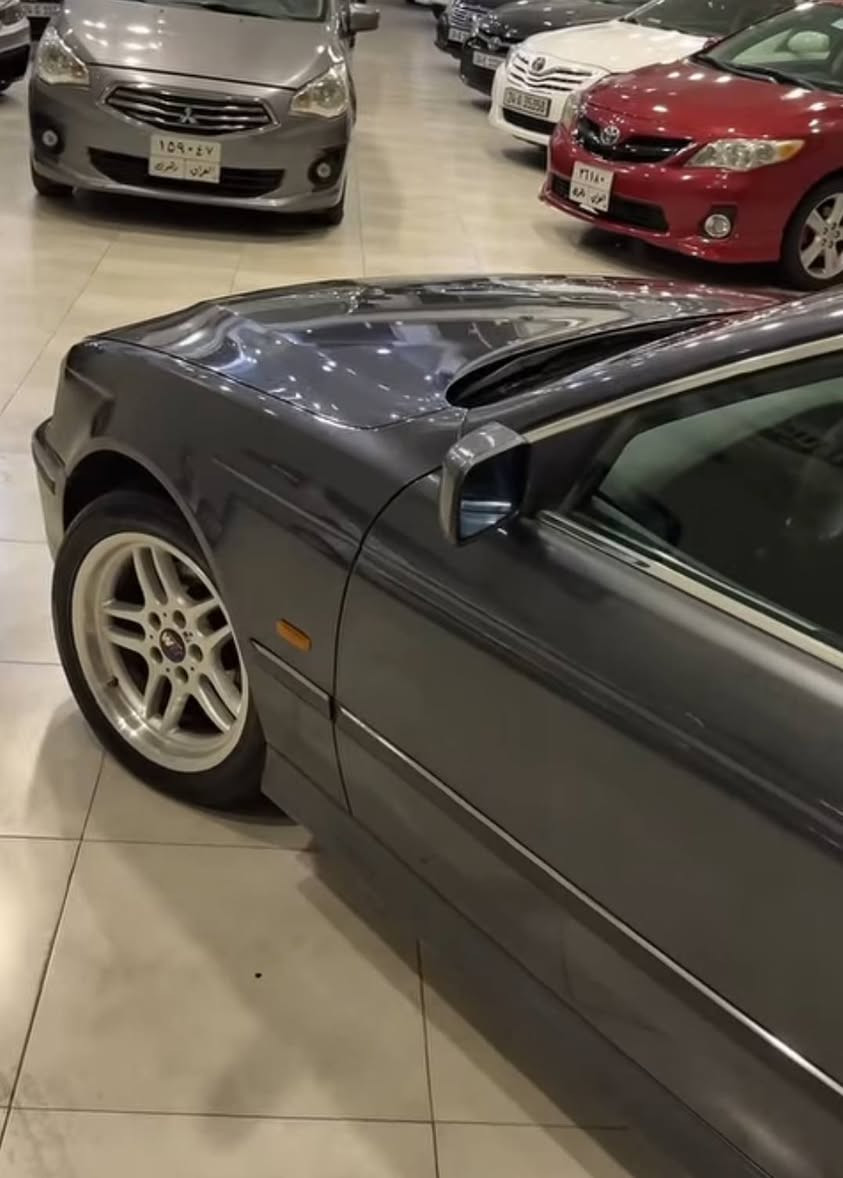 للبيع BMW E39 1997
الموديل: E39 1997
حجم المحرك: 528
الهيكل: 3 قطع، سقف شوي مكحل، مخلي عليه لصقة سودا، اللون نفطي
الإطارات: ويلاتها جديدة جداً
الداخلية: كشن تبريد وتدفئة
الشاشة والكاميرا: شاشة كبيرة وياها كاميرا خلفية
المفاتيح: 2 سويج
المكان: دهوك
القير: اوتوماتيك 5 سرعات
المواصفات الأصلية:
ABS و Airbags
تحكم بالمكيف (A/C) إلكتروني
نوافذ كهربائية
نظام صوت أصلي
تحكم بالكراسي كهربائياً
السعر 
85 
محال قليل دهوك, العراق


**إذا كنت صاحب هذا الإعلان وتريد حذفه لأي سبب، رجاءا أرسل رسالة إلى الدعم الفني**