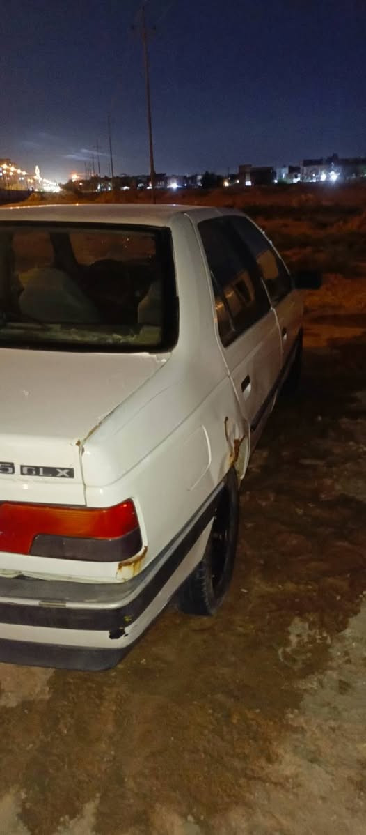 سلام عليكم بيجو 405 موديل 9  كير ومكينه ما بيهن شي وتبريد ما بي شي السعر  24 وبيها مجال مكاني نجف ***********
