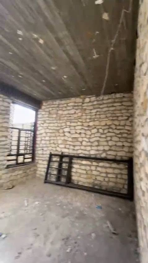 السلام عليكم بيت للبيع طابو زراعي
 زنكوره ناحية اليرموك قرب مدرسة الخوارزمي قريب من بيت الشيخ طالب العياده شغل درجه اولى
مساحة الأرض 200 متر 
مساحة البناء. 180 متر 
 الطابق الارضي بناء حجر متكون من غرفتين وصاله ومطبخ وديوانيه وحمام 
الطابق الثاني بناء بلوك غرفتين وصاله وحمام الكرسته مالت الطابقين موجوده 
السعر 60 مليون وقابل للتفاوض 
للتواصل ***********‬‏

