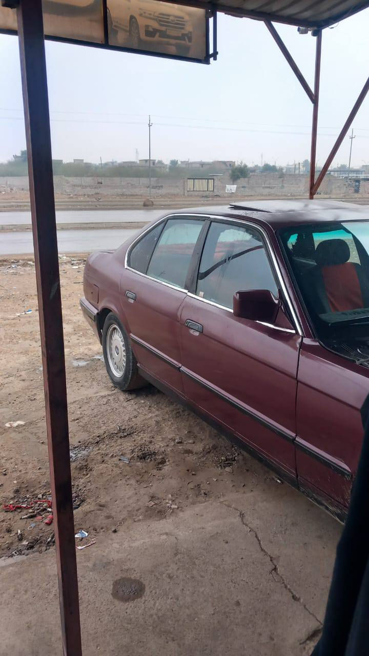 سلام عليكم
بي أم 520

موديل 88

رقم صلاحدين 

كير عادي 

محرك كبس 

4تيارت جديد 

سياره كعده حلو 

عليها اديامه كامه من محرك فتبام 

نزلات كهربايات كله عليها ايدامه كاملة مانقصها شي خير من الله

سعر 43بي مجال *********** مكان سياره كركوك
