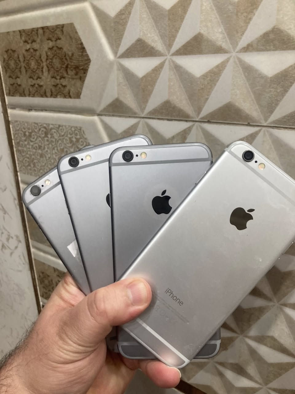 جميع الاجهزه ريجن ياباني يشتغل فقط نت
سيم كارت قافل ياباني 
ايفون 6 نظيفات القطعه 65
ايفون 6 قافل ايكلود نظيفات ابيعه شاشه بطاريه القطعه 25
ايفون 6 طافي نظيف عطل بطاريه القطعه ب 20
ايفون 5s قافل ايكلود القطعه 25 ابيعه شاشه بطاريه 
ايفون 5c قافل ايكلود ابيعه شاشه بطاريه 25 القطعه 
ايفون 5 عادي شاشه بيها كسر شغال القطعه ب 15
ايفون 5se قافل ايكلود القطعه ب 25 ابيعه شاشه بطاريه 
ايفون 4.4s القطعه ب 50الف 
ايفون 4.4s الاسعار من 30 الى 50 الف حسب النظافه 
قطعه غيار متوفره ايفون 4.4s.5.5s.5c.6.
كيبل شحن ايفون 4 متوفرات 
يوجد توصيل 
للحجز خاص او واتساب ***********
