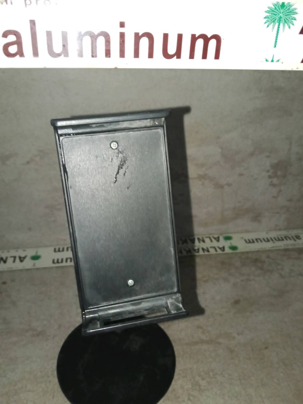 السلام عليكم يابه اليوم جبنالكم استاند مال موبايل سعره 13000الف دينار للاستفسار هاذا رقمي ***********