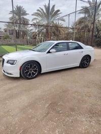 كرايسلر 300 • ٢٠١٧ • ٦٤٠٠٠ كم