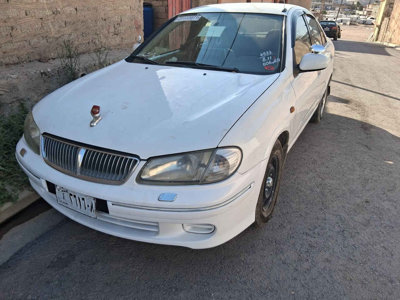 سلام عليكم سيارة للبيع نيسان صني ٢٠٠١ رقم بغداد نضيفه مكاني دهوك دوميز ***********
