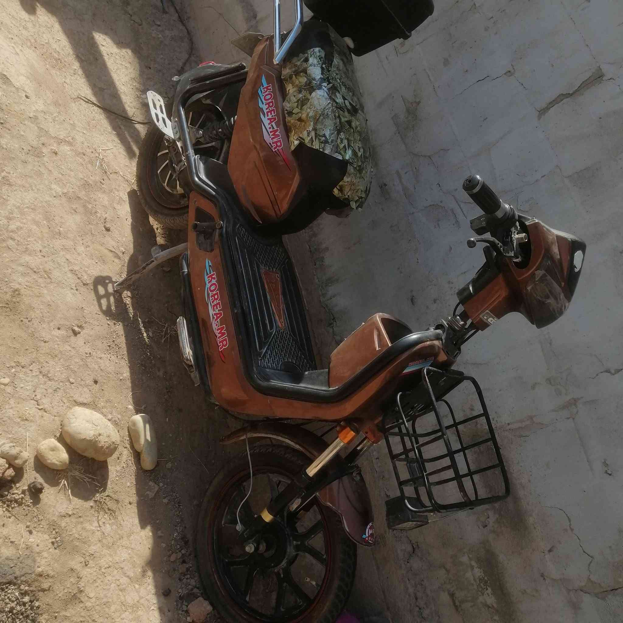 سلام عليكم ماطور شحن للبيع كوري كلو شرط بس تايره بنجر كهربائيات كلها شغاله سعره 240رقم لهاتف ***********
