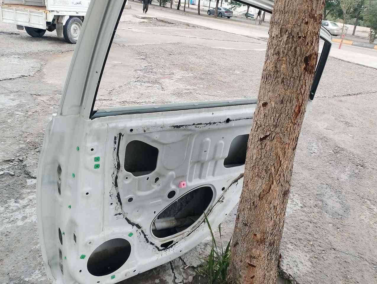 دەرگای سەکنو پشتی سەکن ئەفەلون 2012 بێ بۆیاخ کەمێک ووردەی هەیە
بۆفرۆشتن ***********
