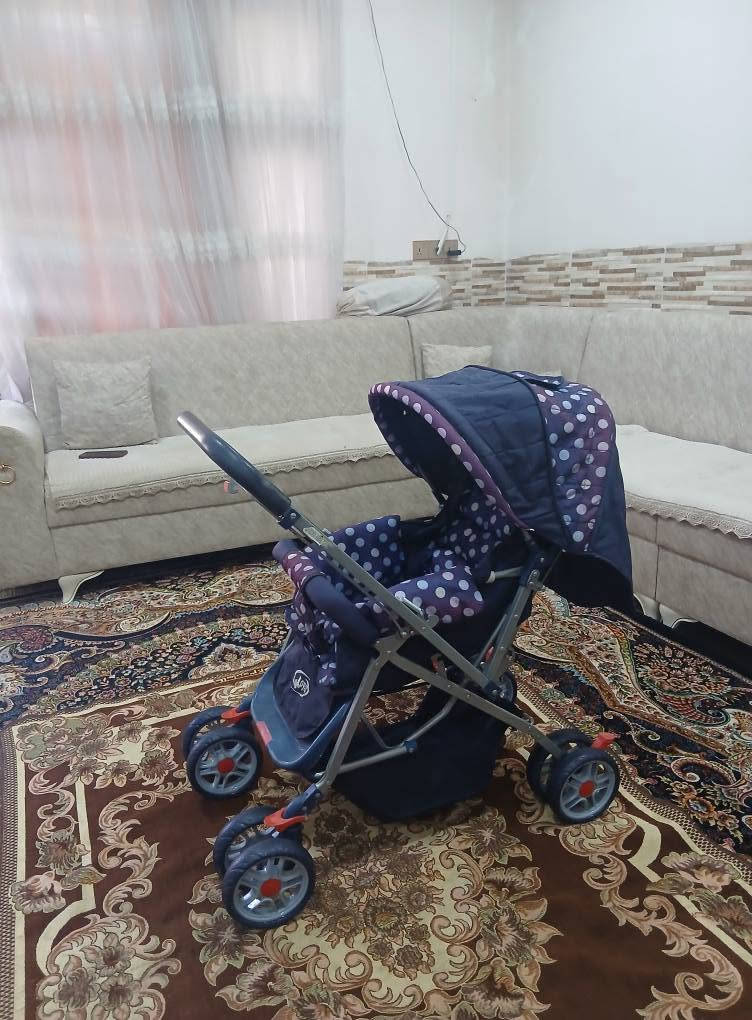 عارەبانەی مناڵان  8 تاییە زۆر تازە و بێعەیبە
 قایشی بەستنەوەی هەیە
، بجوک ئەکرێتەوە بۆناوسەیارە، کورسیەکەی پاڵ ئەخرێ بۆخەوتن ، دەسکەکەی یەتەپێشەوەڕوت لەمناڵەکەت  بێت
ژێری پێوەیە بۆشت هەڵگرتن
زۆر تۆکمەیە و زۆر مەزبوتە  
سعریشی زۆر گونجاوە قفڵی 35 هەزارە بێ معامەلە
سلێمانی گەیاندنیش هەیە*********** السليمانية, العراق
