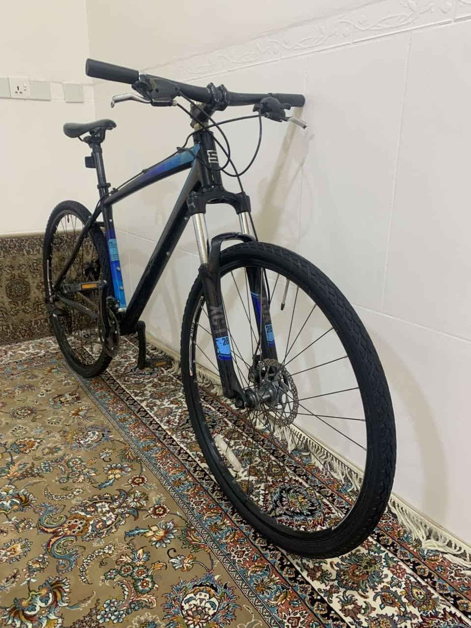 للبیع
بایسکل ترحال یابانی مارکە عالمیە saracen المنیوم حجم 28xc700 مکینە 11 عدد 3x8 شیمانو کاملە بریکات دسک سیم 
نظافە 95% بل میە بایسکل کلە بلادی و ماناقصە ای شی 
سعرە 250 الف اوبیە مجال مکان کلار/سلیمانیە توصیل ماعندی
لل اکثر تفاصیل تعال خاص رجاء اذا موشرای لا تخابر


**إذا كنت صاحب هذا الإعلان وتريد حذفه لأي سبب، رجاءا أرسل رسالة إلى الدعم الفني**