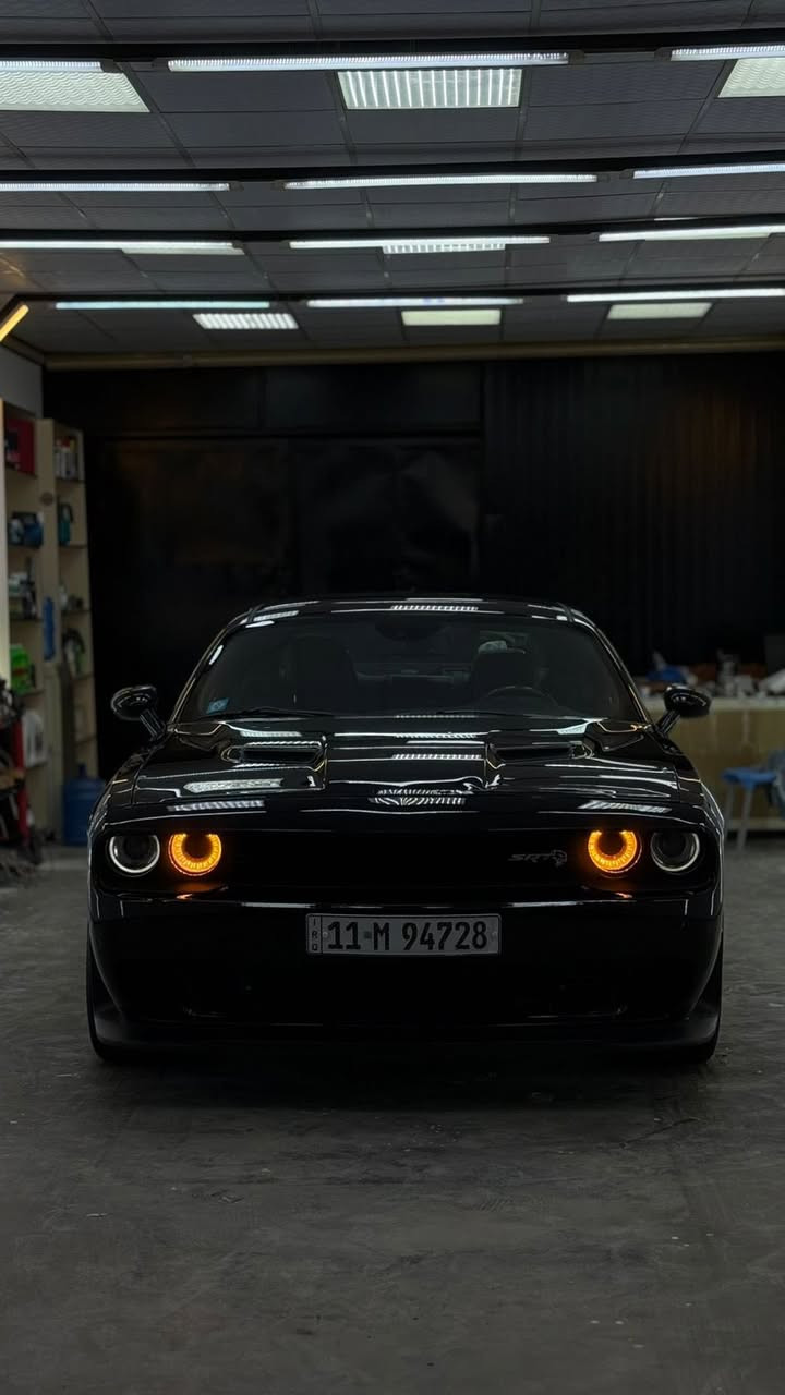 السلام عليكم 
جالنجر  Sxt 
موديل 2018 
ماشية 135 كيلو 
حادث جاملغات امامية 
السيارة فول عده الفتحه 
السعر 160 وبيه مجال 
***********
