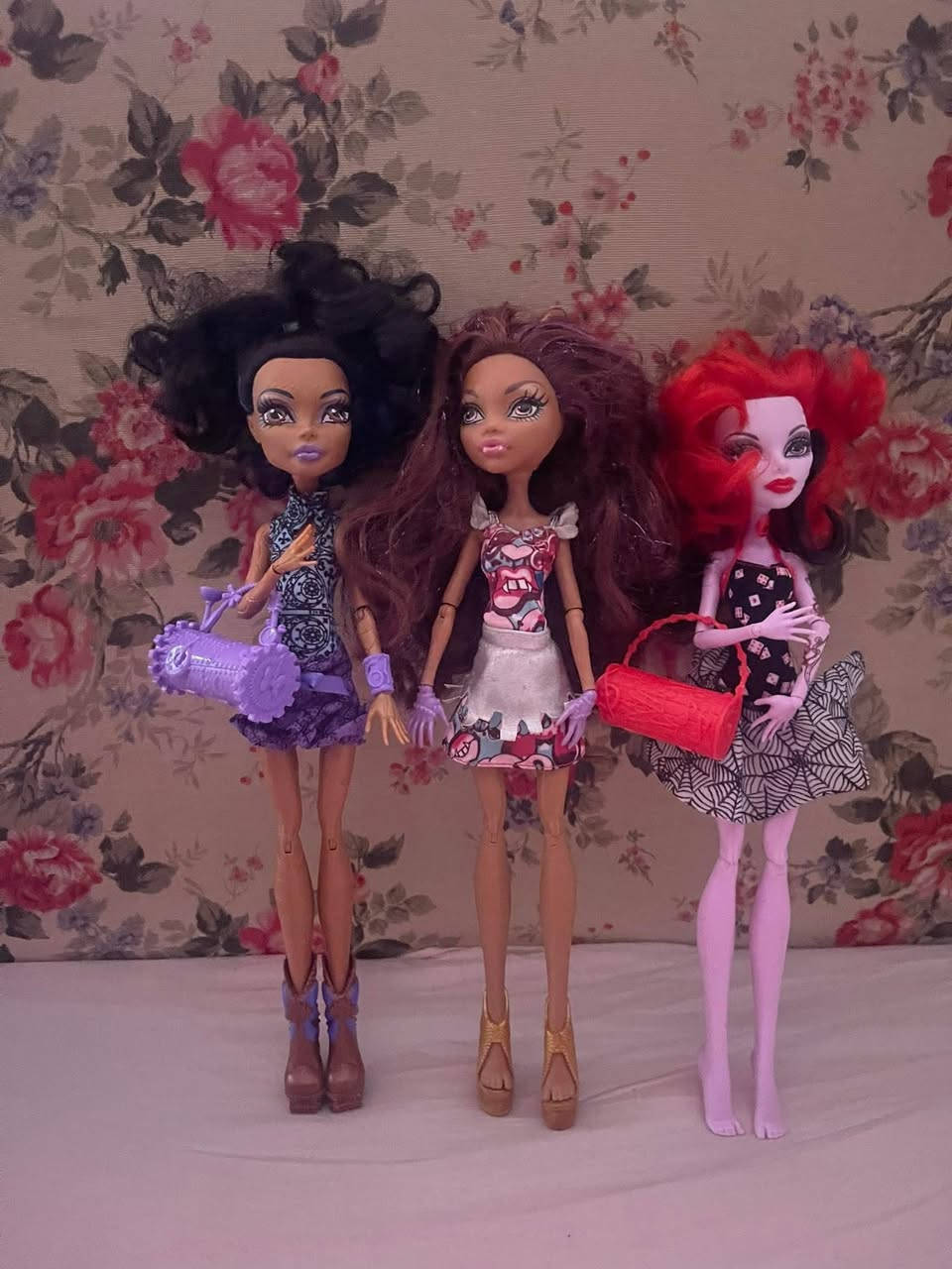 مونستر هاي جيل اول للبيع باسعار مناسبه


**إذا كنت صاحب هذا الإعلان وتريد حذفه لأي سبب، رجاءا أرسل رسالة إلى الدعم الفني**