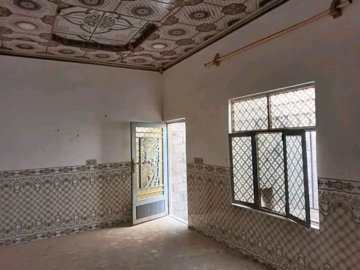 عندي بيت بالاقساط
بيت١٠٠متر طابو زراعي سند ٢٥اقرار محكمه البناء بلوك اكاده غرفه وصاله ومطبخ وحمام واستقبال سعر ٢٥ مليون المقدمه ١٨وكل شهر ٥٠٠ يبعد عن الامام ٨كيلو على طريق كربلاء طويريج بالقرب من محطه وقود الانوار الي جاد يجي وات ساب. ***********
