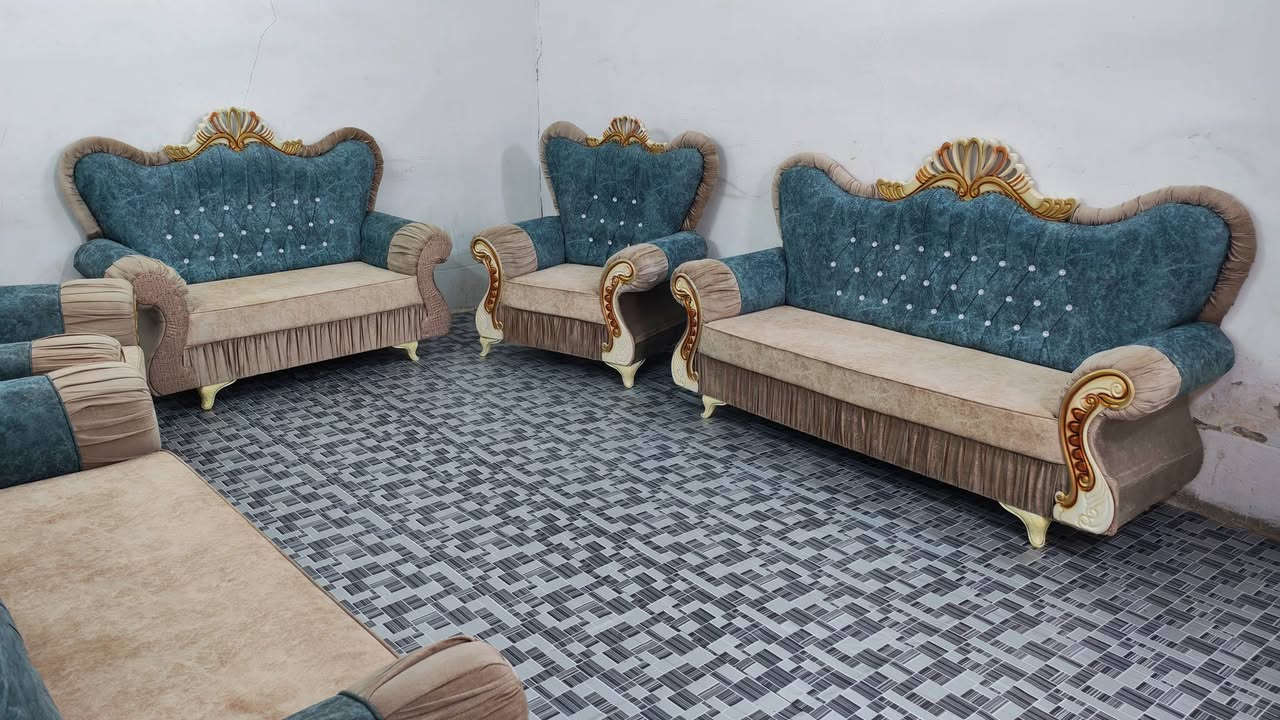 تخم 10 مقاعد ملكي تزكام نضيف اخو الجديد  السعر350 العنوان كربلاء يوجد توصيل داخل كربلاء ***********
