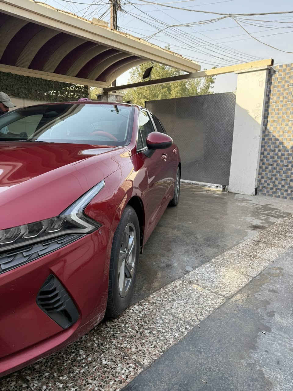 سلام عليكم
كي فايف وارد أمريكي موديل 2021 
معوقين سنه ونص وصير حره
حادثها تبديل بنيد بدون دواخل 
ايرباك دركة
وبيها كلير باامريكا بيبان اثنين جهه يسره
محرك 1600 تيربو 
داخل احمر 
ماشية 64 الف
سياره جاهزه وحلوه 
عارضها 137 وبيها مجال
***********
