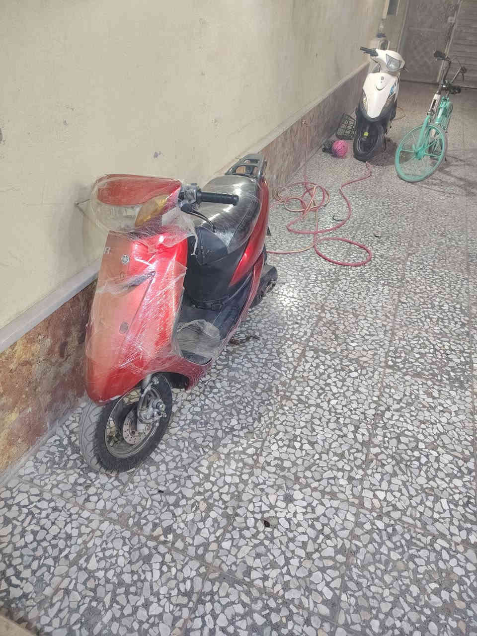 سلام عليكم دراجه عصفوريه 60 للبيع السعر 300وبيها مجال مكاني بغداد البنوك الدراجة كامله مكمله نقصها باتري فقط ول كابريتر مطوف ***********
