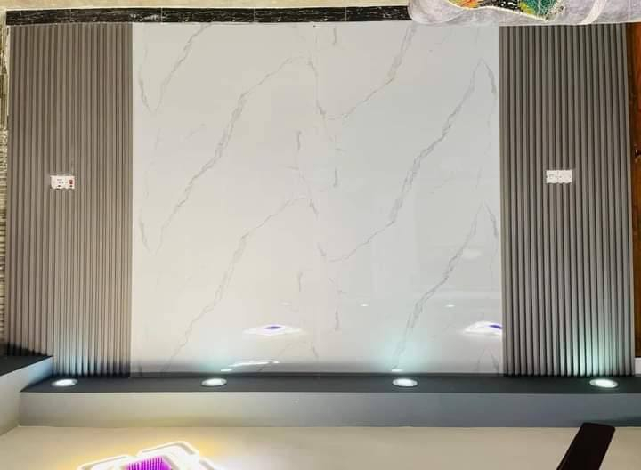 سلام عليكم  مستعدين لعمل كافه الديكورات  سقوف ثانويه ورق جدار بديل الرخام وبديل الخشب حجر   وكافه الاصباغ   تغليف للاستفسار *********** واتساب فقط
