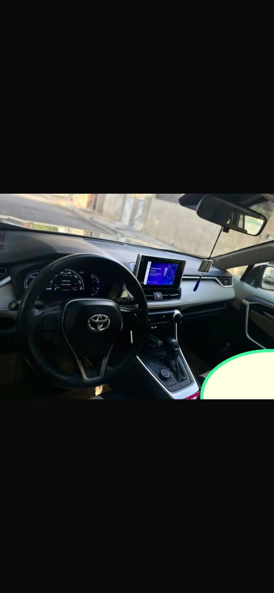 السلام عليكم .. راف فور هايبرد ٢٠٢٣ فئة xle لون منيز سموك حادثها بنيد ماشيه ٣٥ ميل رقم بغداد .. مواصفاتها  
سلايد 
كشنات تدفئه وكهرباء
بصمه تشغيل وابواب
تحكم ستيرن
جنطه كهرباء 
رادار وحساسات وكامره اصلي
توقف ذاتي
السياره كامله مابيها نقص من ادامه مكان السياره بالسيديه السعر ٢٢٨٠٠ وبيها مجال بسيط ***********  // *********** مصطفى
