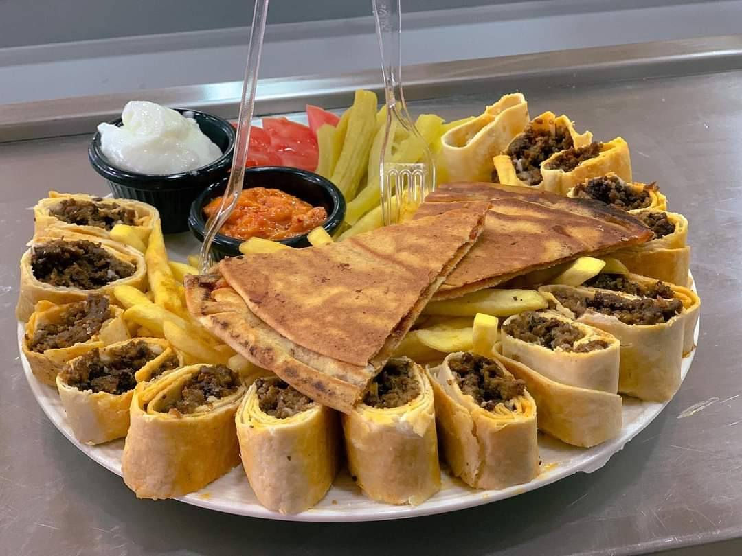 معلم شاورما متفرغ للعمل موجود في بغداد 
***********
