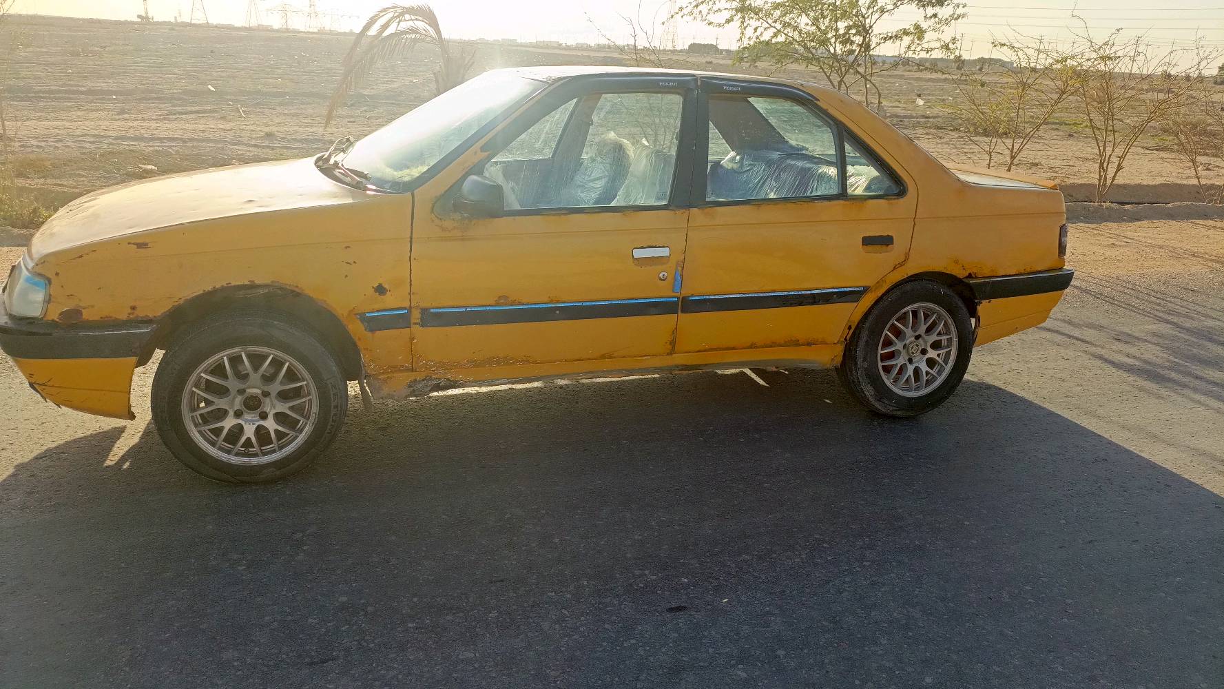 سلام عليكم بيجو   405.
موديل 2012 سنويه عضم عاج منتهيه راعيها ما اندله 
دينمو جديد سلف جديد باتري جديد حداديه صدر توه شدها زوج تار  كهربائيات شغله كلها
جاهزه محرك توه مجفت  سياره جاهزه. 
مكاني البصره كرمت علي ابو صخير
سعرها 10ورقات 

***********
