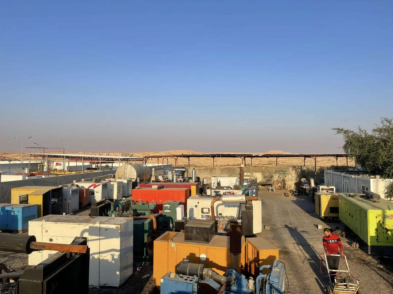 #وجبة جديدة من 250 كيفي إلى 1000 كيفي
كواتم حسب طلب
1 فالفو D1643  بلادي توليد 550
2- فالفو دي 1631 بلادي توليد 500 كيفي
3- فالفو دي 1341 كاتم بلادي 400 كيفي
4-فالفو دي 1341 سيت بلاد 400
5 فالفو دي 13 طبك 450 كيفي
6 فالفو F122 شاصي توليد 300
7-كمنز 6 وربع سيت بلاد 600 كيفي
8- كمنز 5 ونص زيتي بلادي توليد 400 كيفي
9-كمنز 5 ونص عادي  توليد 350 كيفي
10- كمنزQs15 كاتم توليد 500
11-افيكو 8 بستم سيت بلاد 500 كيفي
12- افيكو 137 سيت بلاد 400
13- سكانيا 143 سيت بلاد 500 كيفي
14- سكانيا 144 ماطور 400 كيفي
15-سكانيا 124 ماطور 350 كيفي
16-بيركنز 3012 سيت بلاد 800 كيفي
17- بيركنز 3008 سيت بلاد 500 كيفي
18- بيركنز 2006 سيت بلاد دبل سوبر 400

عنوان فرع الأول ديالى خانقين 
فرع الثاني أربيل صناعه جنوبية 
هاتف ***********
***********
