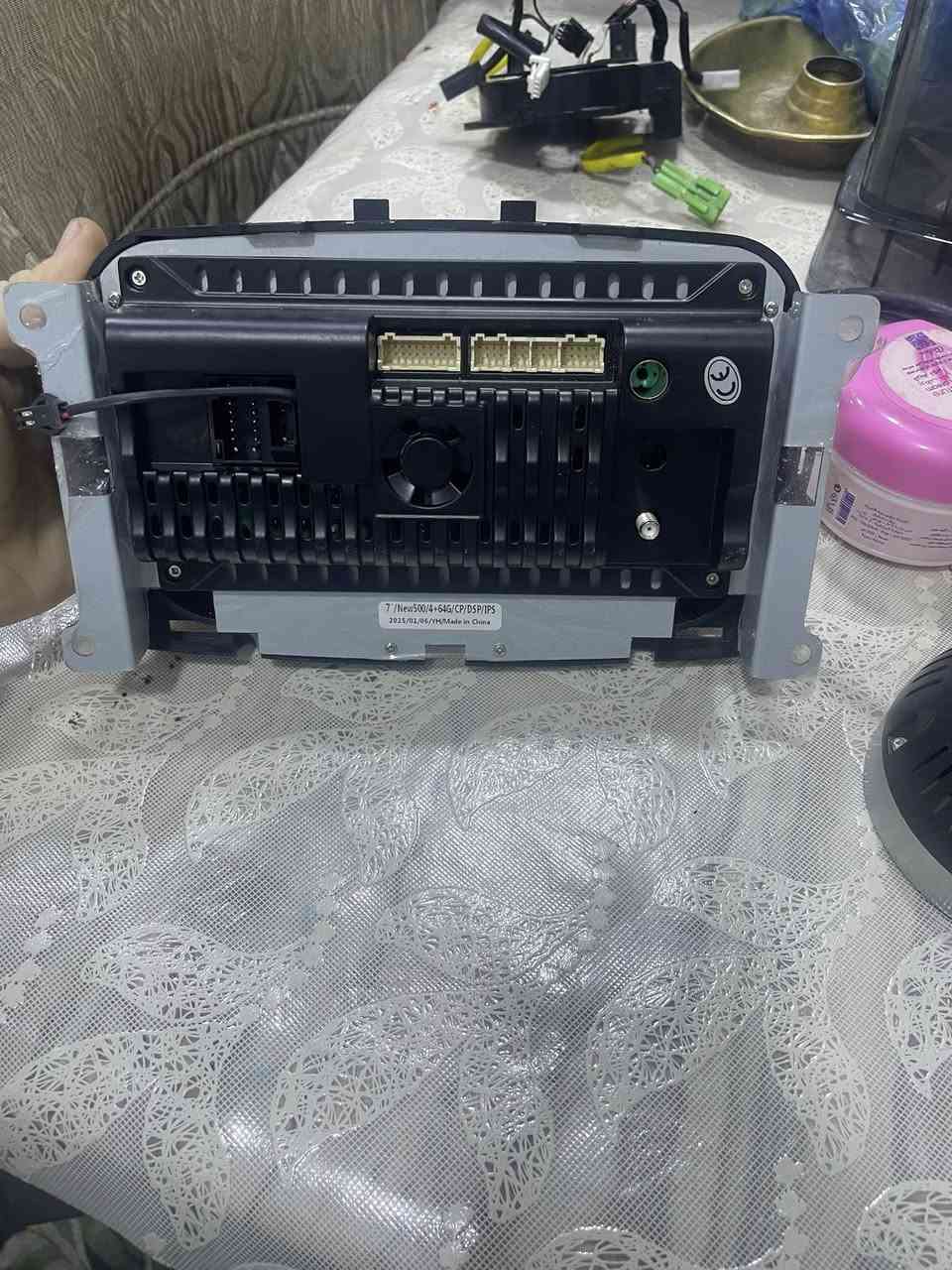 سلام عليكم خوان شاشا مال سياره كامله هيه وملحقاته بسعر مناسب ٥٠ وبيه مجال متواجد واتساب ***********
