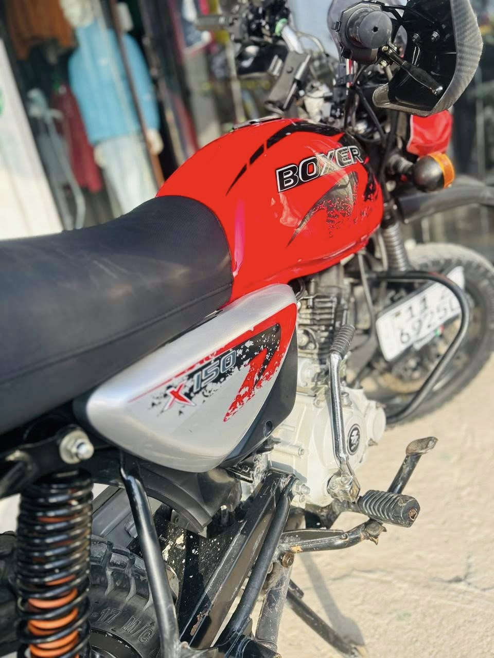 سلام عليكم دراجه بوكسر 23 رقم وسنويه انكليزي بسمي هزه جديده تحويل ثاني يوم نضيفه لدراجه مابيهة اي نقص مكاني بغداد التاجي ( ***********
