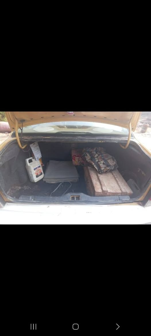 السلام عليكم بسبب الوعود الكاذبه اعيد النشر.
سمند ١٠ كير عادي رقم دولي جديد سيارة تكسي مكينه فرنسي وكير كشنات جلد سنويه ٢٩  راعيه بل الشطره مصفره هيأه وغرامات
للبيع او مراوس بسياره خصوصي للاستفسار ***********
