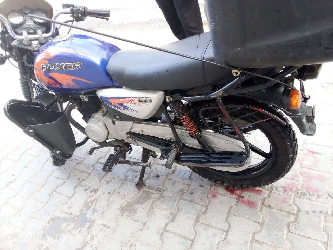 سلام عليكم 
بوكسر 23اوراق أصولي نضافه 85بالميه كهربائيات كامله نكره سلف محرك مكفول مفتوح فقط زنجبيل ويستمر بوشه بلاد جيب الفةفيتر وفحص 
مكان بغداد الحريه ***********
