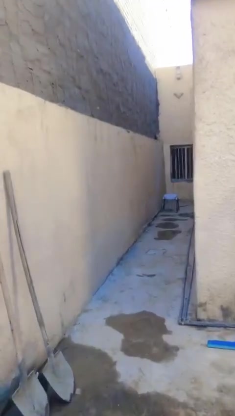 بيت الايجار  100 متر البيت خير من الله مجاري كهرباء ماء البيت كاشي فقط الحوش  ايجاره 250 العنوان الحسينيه خدمات مسقط شارع 11 قريب مدرسه ابو مهدي المهندس  ***********

