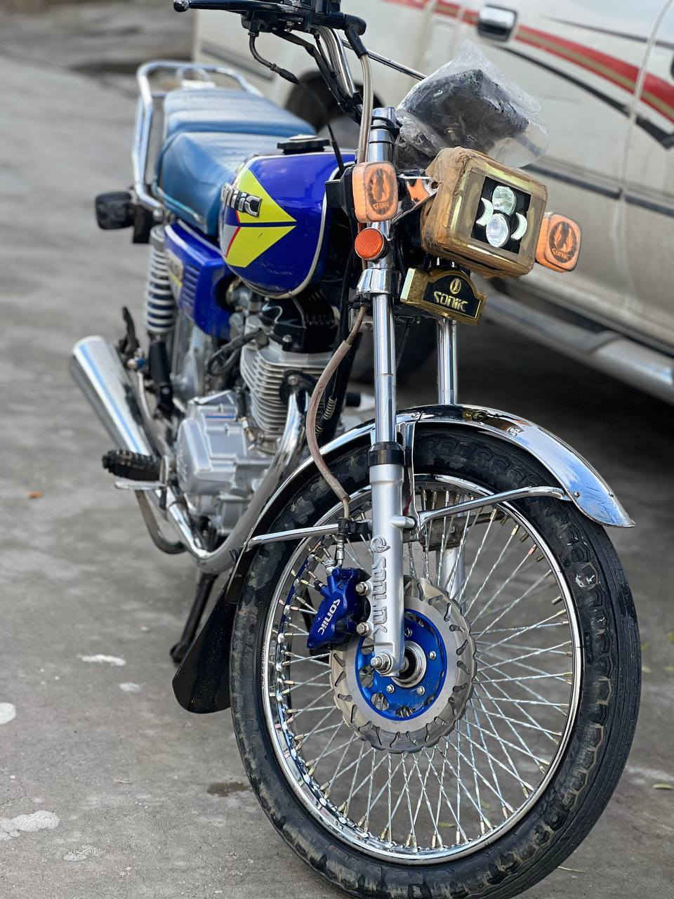 السلام عليكم دراجه ايراني سونك 2025 اربعه كير  125 CC بيها نقوصات اللايت الامامي مكسور وشاشه مكسوره البقيه شرط مابي عيب *********** سعر قفل من الاخير بدون معامل 650 ابو 600 و625 لا تعلق مستعجل على البيع
