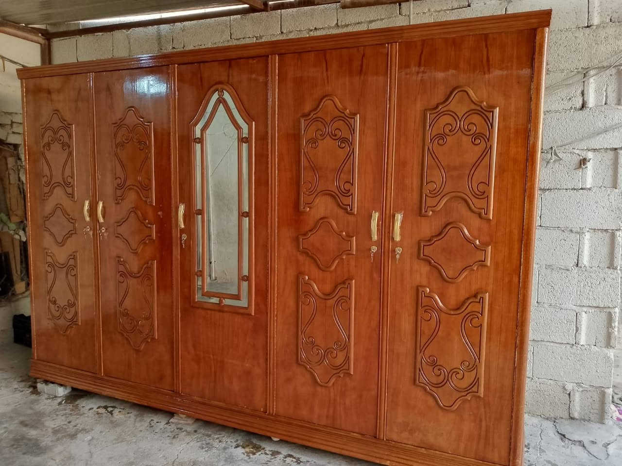 سلام عليكم
كنتور 5طلاكات تفصال مو سوكاوي يعني مسكمينه ب700وهسه انريده ب300 البصره الزبير ***********
