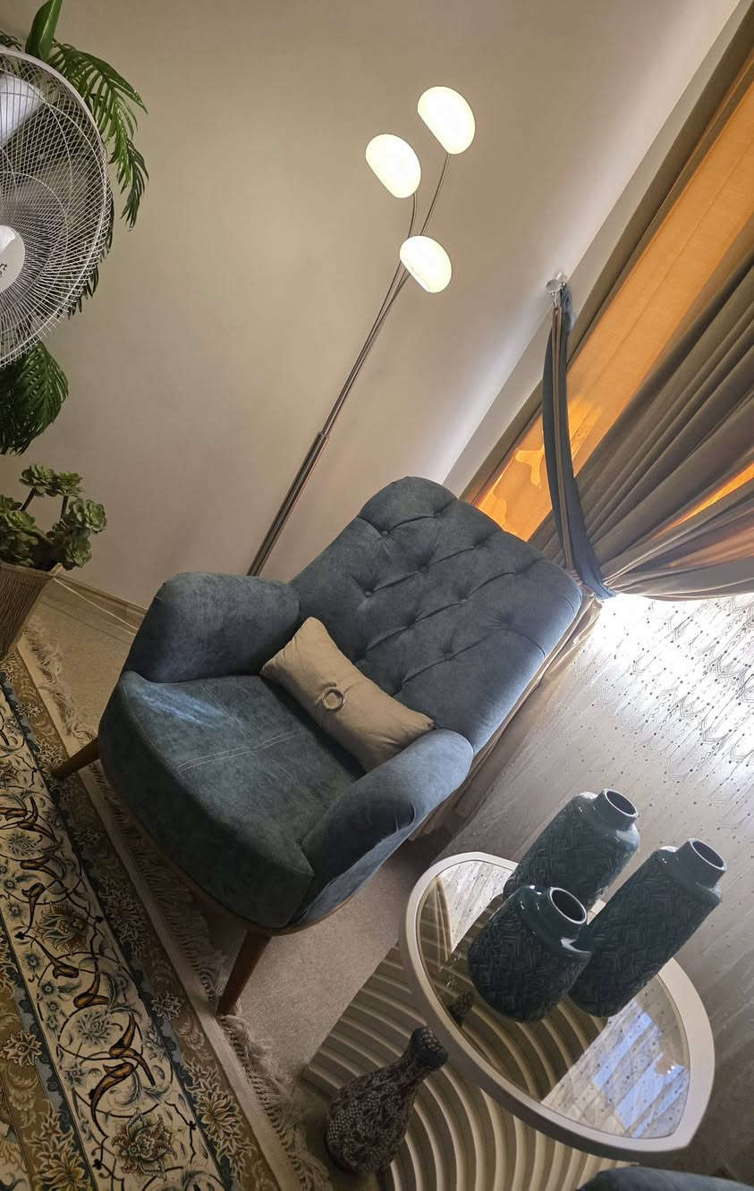 للبيع
قنفات 
ميز تلفزيون 
بردات
***********
