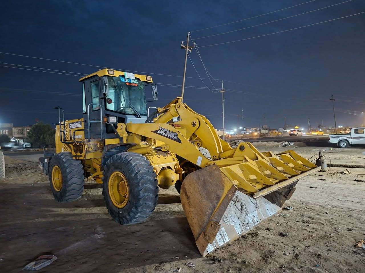 للبيع شفل ZL حجم 40 نفخ رقم مسيان سنويه مجدده تحويل مباشر مكينه عل شركه برغي مامبدل بيهة على وضع الشركه تخم تاير جديد ابو الشمس للأستفسار اكثر اتصل ع رقم ***********///***********
