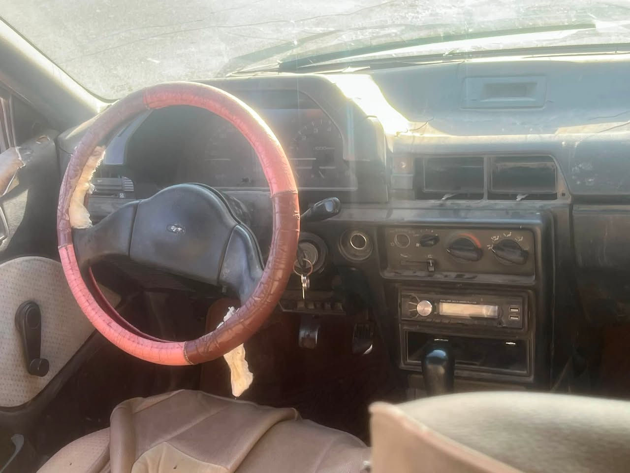 السلام عليكم 
مستبوشي لانسر 
رقم نينوى سنويه الى 2028
كابون بانزين بيها شرط الوكاله و التحويل
محرك يصرف 
كير شرط 
السعر 23وبيها مجال 
***********

