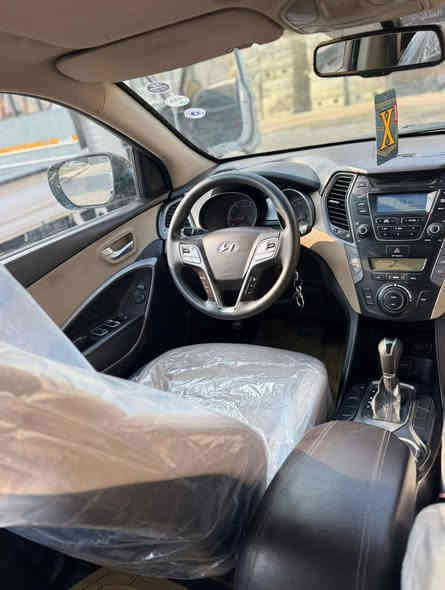 سلام عليكم سنتافيه للبيع موديل 2013 وارد خليجي سبعه راكب السياره كفاله عامه ما عدى قبق الصندوق مصبوق اثر جراد مكينه 2400 اربعه سلندر مكينه وكير كفاله ما مفتوحات  ماشيه 135 للأتصال على الرقم *********** السعر 147
