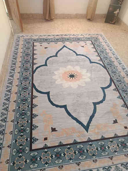 فرشه للبيع طوله 330 العرض 230 مده 4متر عدد 2 جديد للبيع السعر الكلي 35 قفل ***********
