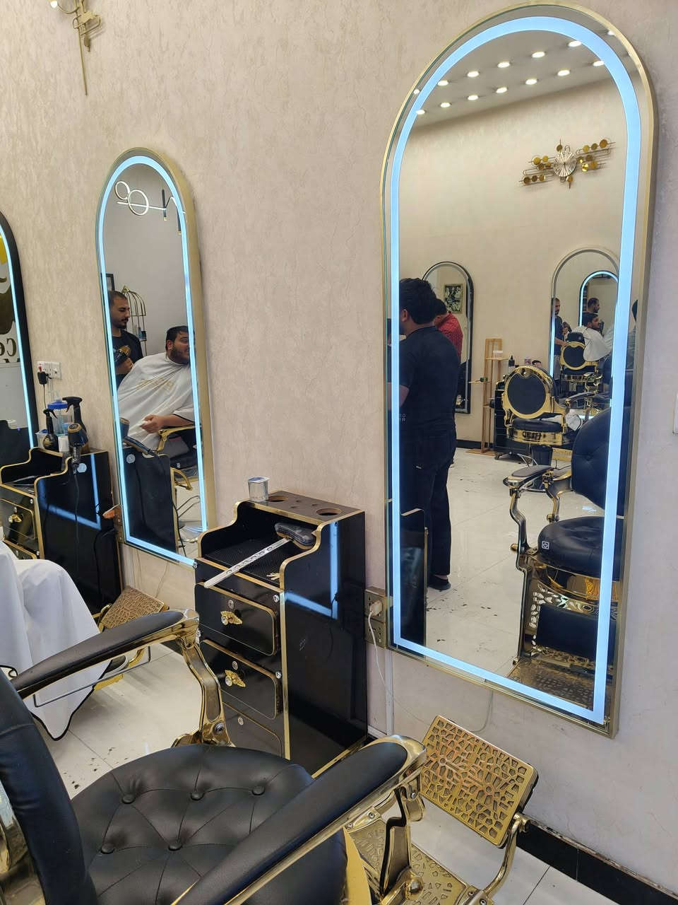 كراسي ملكيات ٣ مري ملكيات لمس ٣ جرارات ٣
العنوان بغداد 
الشراي يتصل او يتفضل خاص 
***********
