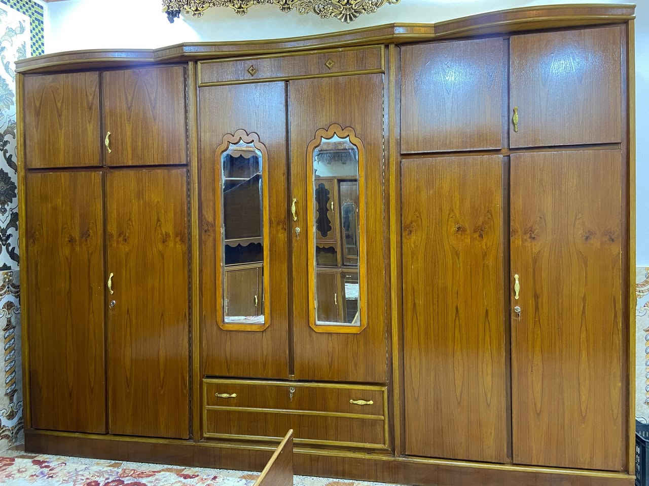 يوجد غرفه نوم صاج عراقي شرط اربعينه نضافه فول السعر٨٧٥ للاستفسار الاتصال ***********
