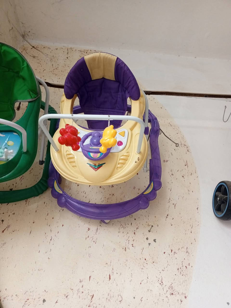 اسلام عليكم معرض ابو منتظر الدراجات الهوائية بيع وتصليح كافه انواع بنسب السعار مكاني ربيضه مقابل مدرسه سومر للبنين رقم الهاتف ***********
