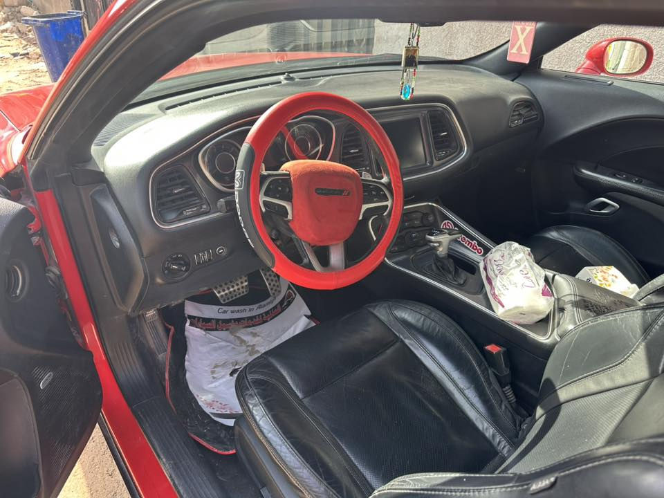 للبيع او للمراوس دوج جالنجر موديل 2015 لون احمر وارد امريكي تقرير غرق للدوسه قطره ماي مابيها وهنا بلعراق بيها جاملق خلفي صبغ والباب بنفس الصفحه والجاملق الامامي مبدل اثر طخه بسيطه والجاملق الخلفي بي بارد واكو رصعات قليله بلبدي مكفوله من الايرباك والشواصي واللغود سياره بلكارتون فول مواصفات عدا الفتحه ويل 18 مع تخم تاير اخو الجديد  سماعات الباين ستيرن كهرباء فول تحكم ستيرن وشفتات ستيرن وتدفئه ستيرن كشنات جلد تدفئه وتبريد وكهرباء شاشه كبيره كامره خلفيه مودات سياقه سبورت وسوبر تراك باك السياره ستوك گلوب مامشتغل بلعينه وكله بانزين محسن ورقمها بصره باسمي هزه وسنويه جدد حداده اماميه وخلفيه كلها ريسنك بلجيس وادامه منظومة البانزين كامله سعرها ب145  وبيها مجال علما السياره sxt plus ومحدثه بجم هيلكات وهذا رقمي ***********
