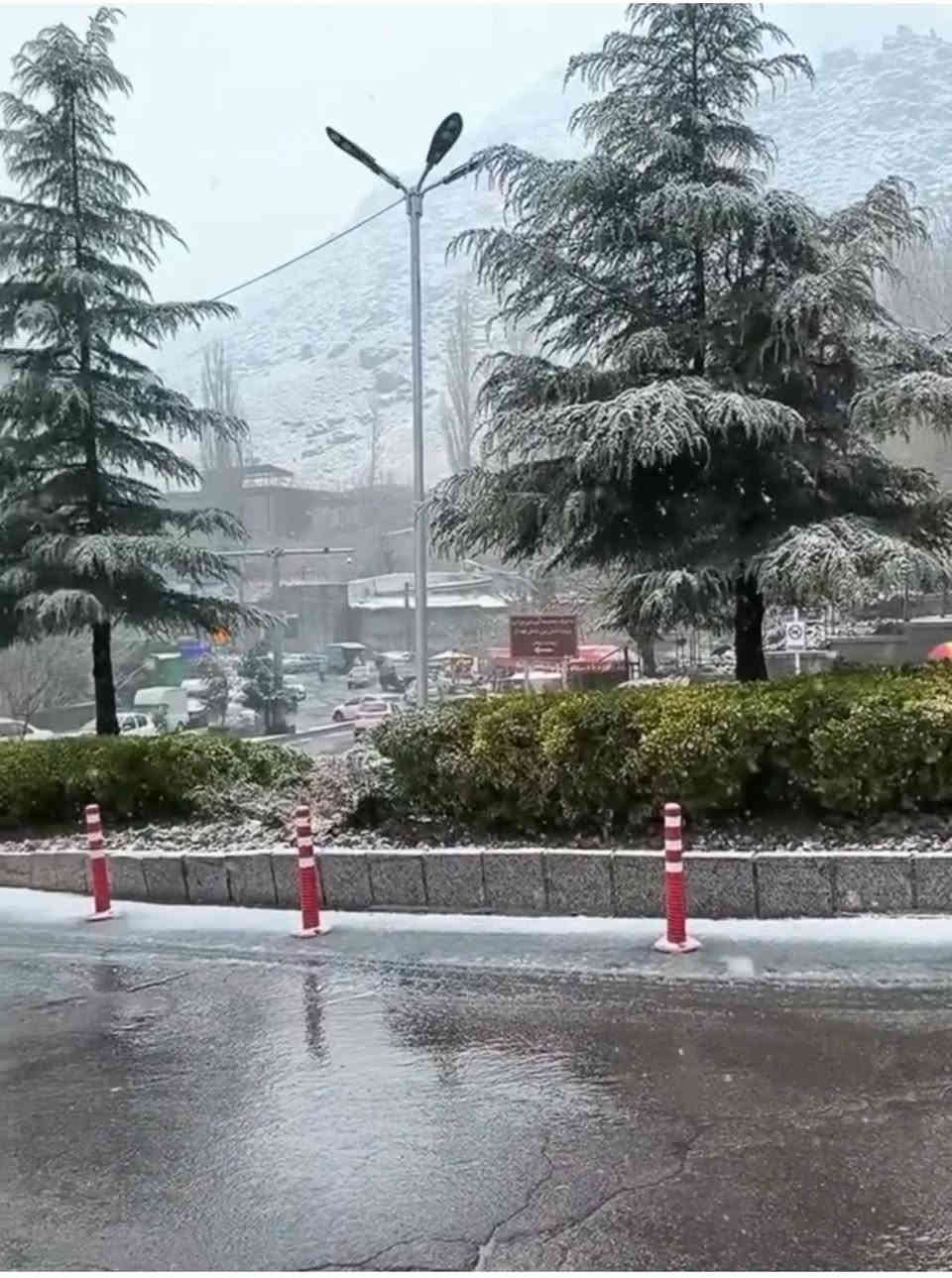 ❄️🔥#عيش_أجواء_الشتاء_والثلج_معنا 🔥❄️
✨ رحلة شتوية ثلجية إلى همدان وكرمانشاه ✨

⏳ 4 أيام | 3 ليالي

🗓️ موعد الرحلة:
📆 الأربعاء 7 / 1 / 2026

📍 أبرز الأماكن السياحية:
🏔️ گنجنامه
🚡 التلفريك
🌲 الشنگلبانه
🕳️ غار علي صدر
🏛️ طاق بستان
🛍️ سوق نوبهار

💰 سعر الشخص:
🔥 110,000 دينار فقط 🔥

✅ يشمل العرض:
✔️ النقل 
✔️ سكن 1 ليله كرمانشاه- فندق 
كوروش
✔️ سكن 2 ليالي همدان - فندق أميران
✔️ فطور صباحي بوفيه مفتوح 🍽️
✔️ جولات سياحية متكاملة

🚨 تنويه مهم:
⛔ يغلق الحجز بتاريخ 2 / 1 / 2026
الأماكن محدودة جداً — لا تفوت الفرصة ❄️

📞 للحجز والاستفسار:
***********

📍 العنوان:
خانقين – مجمع شاكر رضا – الطابق الثاني

🏷️ أصدقاء العمر للسياحة والسفر
رحلات مميزة • أسعار منافسة • تنظيم راقي ✨
