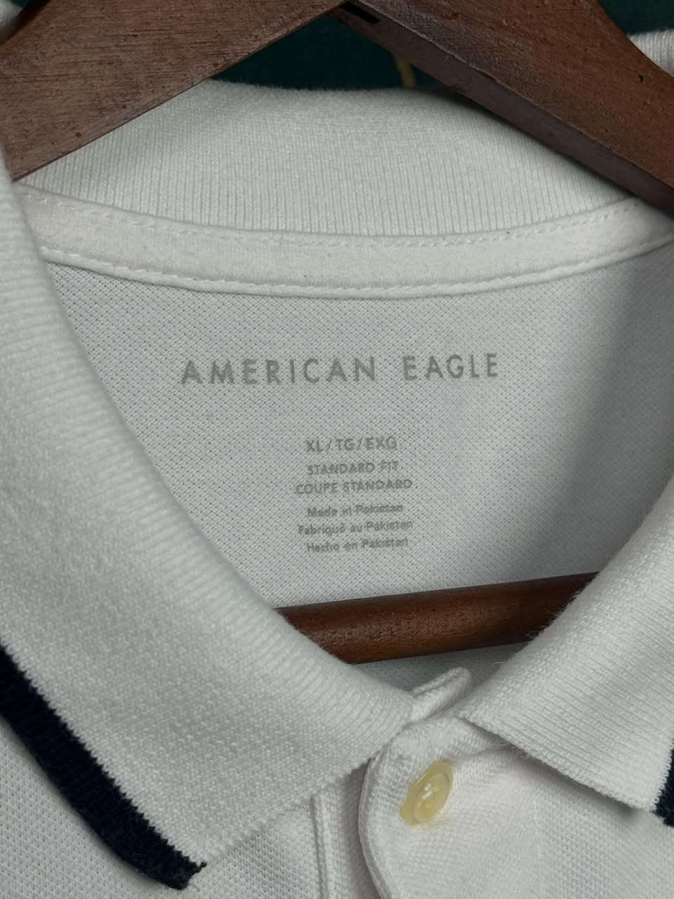 AMERICAN EAGLE
تيشيرت ياخة ماركة اميريكان إيكل 
متعدد الالوان ( ابيض - احمر - اخضر ) 
خامة قطن 100 % 
ستايل انيق لفصل الصيف 
بلد الصنع : باكستان 
القياس : XL 
عرض الصدر : 62 سم
توصيل مجاني داخل بغداد وباقي محافظات العراق 🚚


**إذا كنت صاحب هذا الإعلان وتريد حذفه لأي سبب، رجاءا أرسل رسالة إلى الدعم الفني**