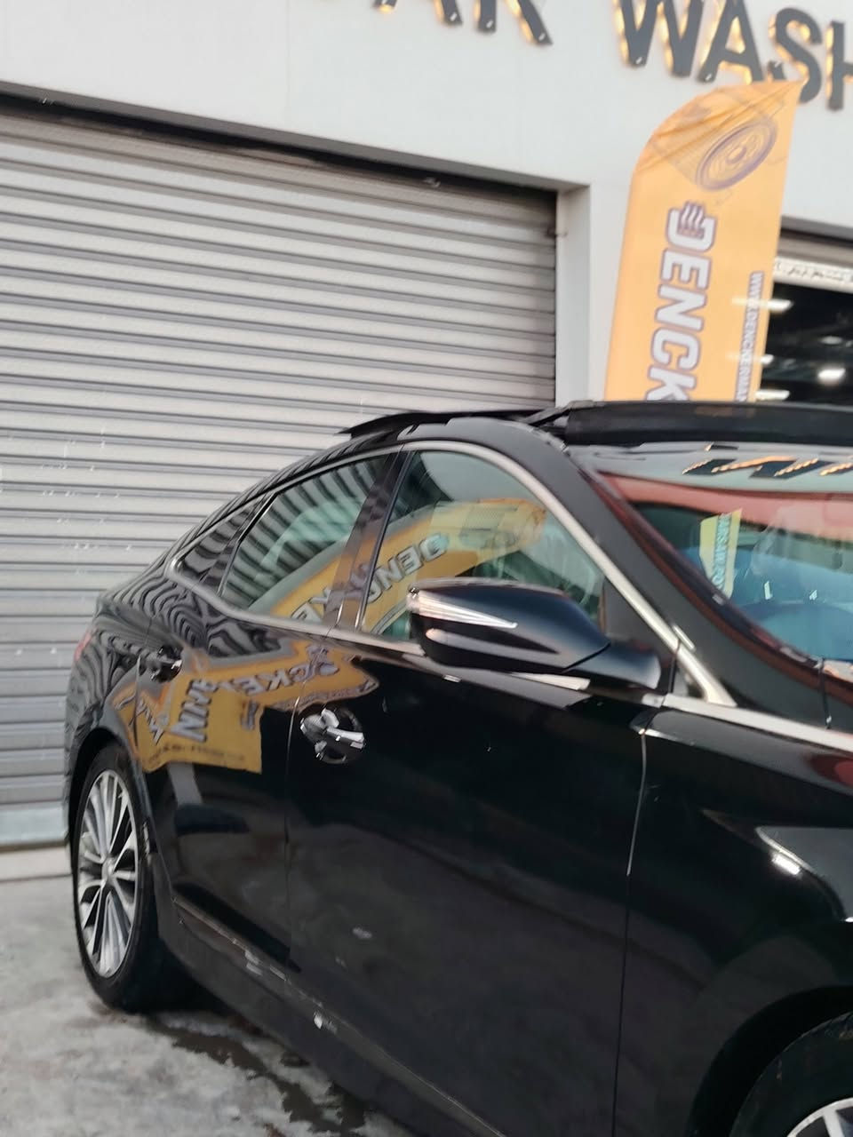 السلام عليكم
هونداي ازيرا  موديل 2013 خليجي لون اسود  كفاله عامه

اعلى مواصفات vip 

مكينة 6 سلندر 3000 دوش 

سيارة رقم اربيل الدولي الجديد 

المواصفات:

. بصمة

.بانورما

 •عدد AIR BAG 8 

•ويل كب 18 

•سماعات +دمام 

•دبل كزوز

•حساسات أمامية وخلفية

 •لايت زينون + LED•كشاف •حساسات

•تبريد امامي وخلفي مناخين منفصل

 مفتاح التشغيل بصمة 

•شاشة تسلا كبيرة وكامرة 

•لد امامي 

الانارة الداخلية LED•

•كشنات الامامي كهرباء 

.كشنات الامامية تدفئة وتبريد

. نظام مانع الانزلاق 

•مانع انحدار 

• لد خلفي مسطره

•بردة خلفية اوتماتيك 

.ترحيب عند الاقتراب

مثبت السرعة Cruise 

•المودات والأوامر الصوتية

 .نظام مانع الانزلاق

.المرايا الجانبية قابلة للطي كهرباء 

السيارة عارضها ب 118 وبيها مجال بسيط حك الجية

مكان السيارة بابل الإسكندرية 

للأتصال 

***********

***********
