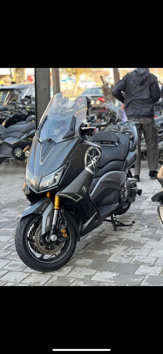 يا اللة دراجة تي ماكس TMAX مديل 2017 DXبصمة بلاك ماكس المسافة المقطوعة 65الف حقيقي مكينة شرط كفالة  بل كارتون كلج رياضي مالوسي 
 لايت زنون تايرات امامي خلفي نضاف 100٪
مكاني بغداد المنصور
الشراي يتصل رجاء ***********
