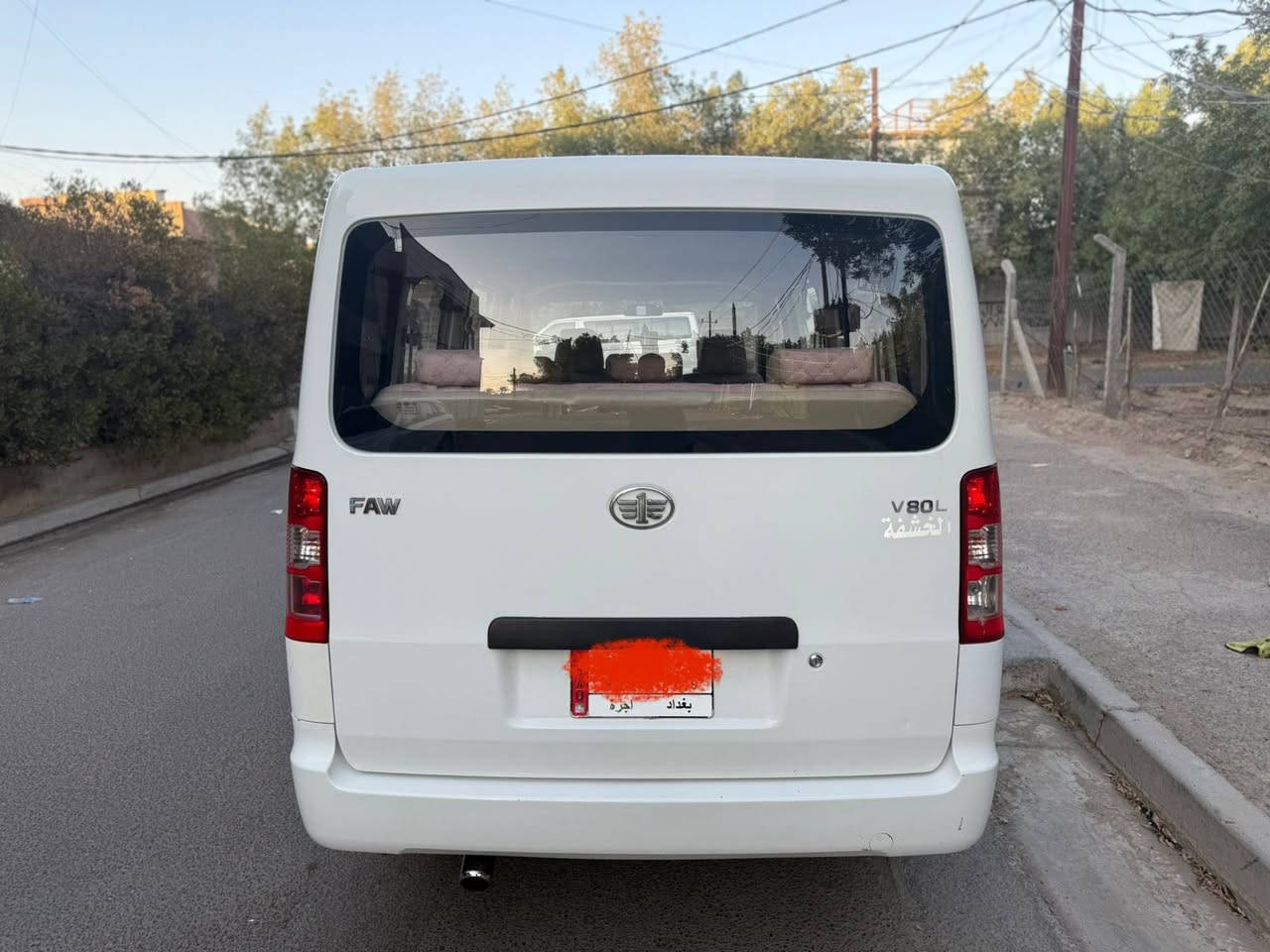 سلام عليكم عندي فاو خشفة 10 راكب موديل 2015 رقم بغداد بسمي سيارة نظيفة المحرك مجفت ماشي 60 الف السيارة جاهزه اي نقص مابيه رايده 63 ورقة وبيه مجال المكان بغداد حي الاعلام ***********
