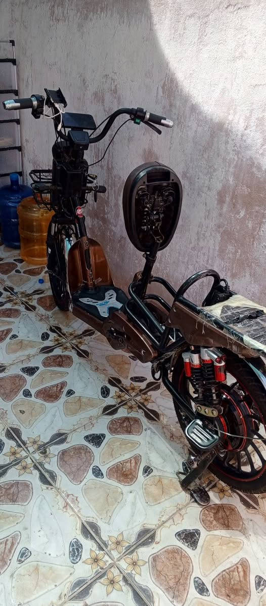 سلام عليكم شباب بايسكل شحن موديل 23بطاريات جدد بايسكل مابي اي نقص تايرات جدد بس عندك لكشن لي وره ماكو سعر 300وبي مجال ***********متواجد خاص
