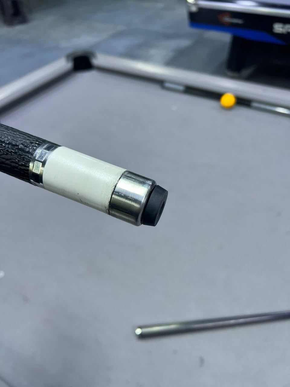 كيوب كيوتك نسخة شين الكيوب بي شخط بالبوشه كلش خفيفه ومماثره على البوشه والبات من جوه مصلح وبي كم طخه بالبات علمود من تجي تشوفه لا تكول غشني بي السعر ٤٥٠ الف موجود وات ساب 
***********
