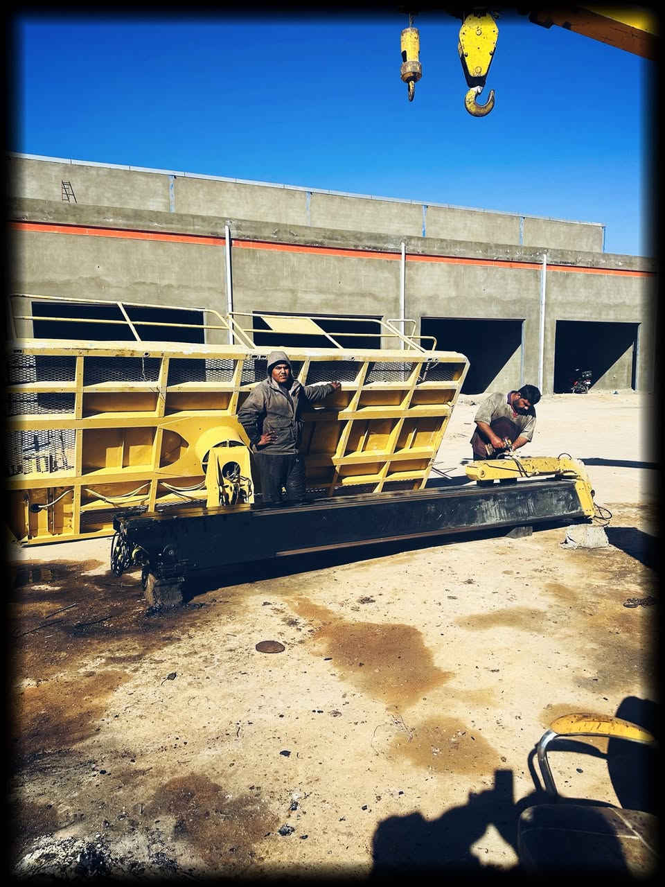 سلام عليكم ورشه متنقله لتصليح جميع انواع السيارات الهايدروليكيه+تحوير+فتح جميع انواع السلايتات+تبديل كيبل كهربايي +وين ما تريد اجيك اتصل وتدلل عنوان بغداد كسره وعطش بس اسال صادق ابوصوندات 
*********** 📞
*********** 📞
