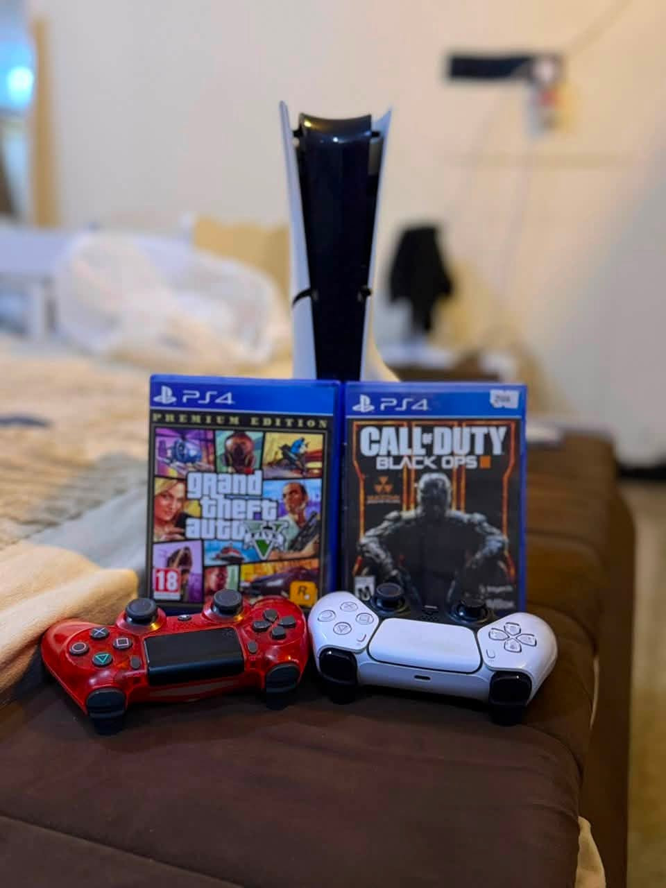 السلام عليكم بلي 5 سلم جديد كامل ملحقات وياه تلث العاب وجوسكين 
GTY 5 

    Call of Duty: Black Ops Cold War 

    Call of Duty: Black Ops III  
اخر تحديث 
إصدار جديد 
واحد تيرا 
لامع 
المكان بغداد 
رقم ***********
