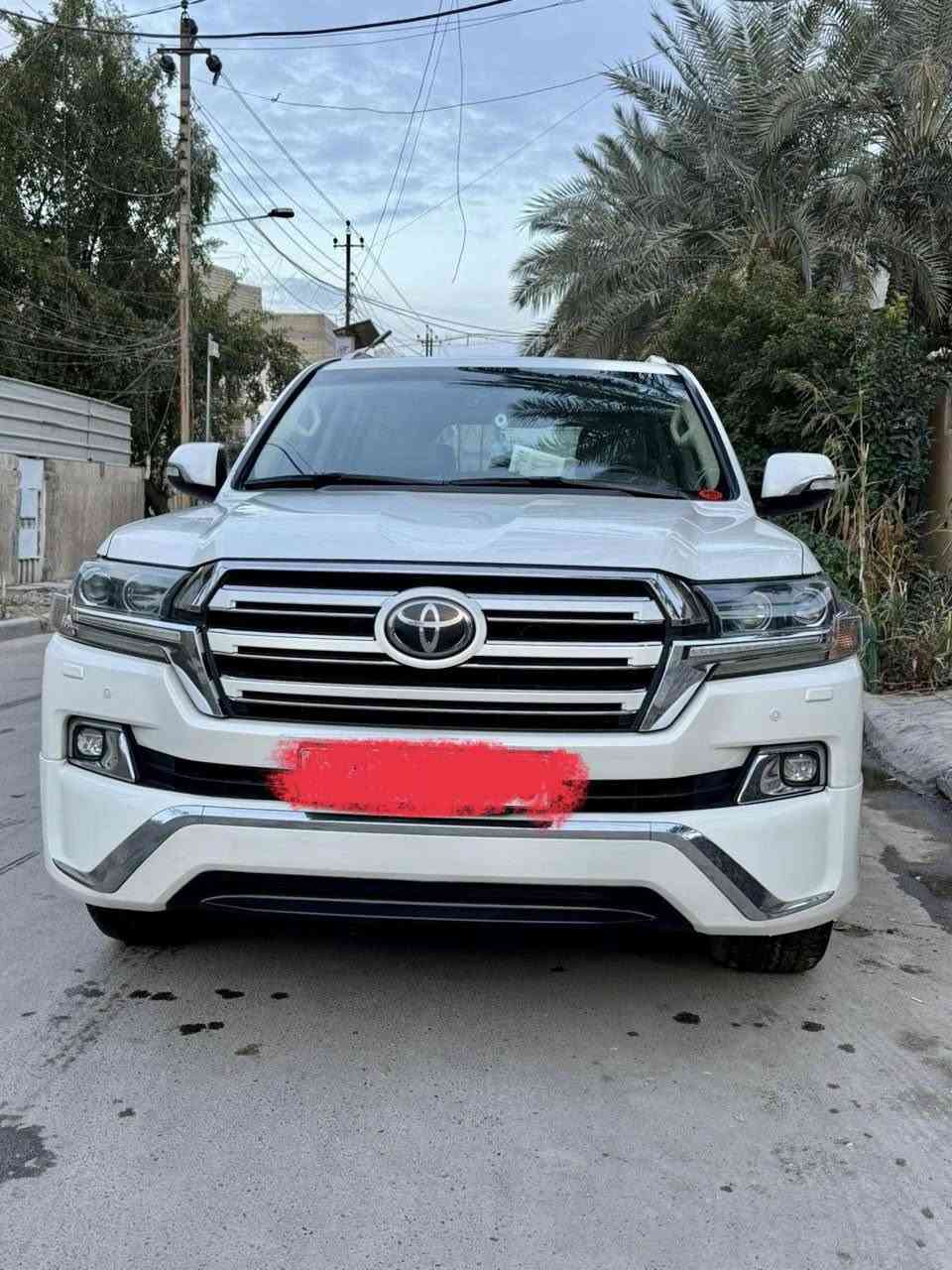 السلام عليكم
لاندكروز 2017 ساز 

#للبيع فقط 

السيارة مكفولة كفالة عاااااامة 

رقم السيارة سليمانية بأسمي 

مكفولة حتى من النقص 

السيارة جاهزة 

مكفولة من الشخط والرصعة والتكحيل والصبغ 

كتابة تظليل سنوية جديد 

مكاني بغداد الطالبية 

للتواصل 

***********
