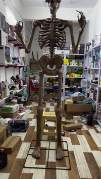 هيكل عملاق • مترين ونص • كارتونه خاصة